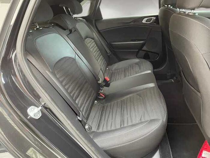 Kia Cee'd 1.5 T-GDI DCT GT Line *TOTWINKEL*SPORTPAKET!* Ceed