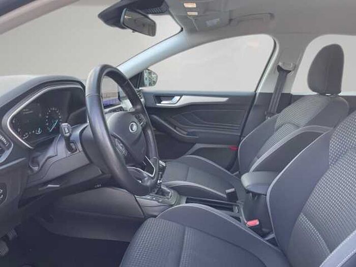 Ford Focus Turnier Cool&Connect AHK Winterräder Navi LED SHZ LenkradHZG