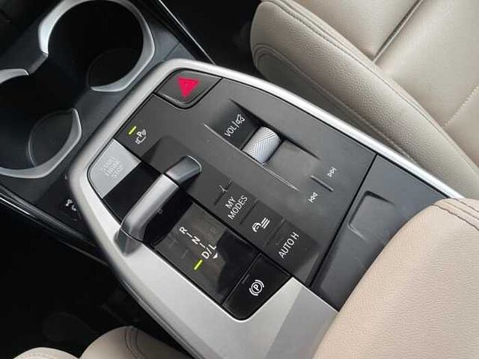 BMW X1 sDrive 18 i Park-Assistent Navi Leder 360° Kamera
