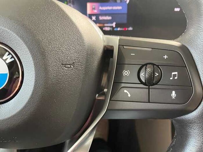 BMW X1 sDrive 18 i Park-Assistent Navi Leder 360° Kamera