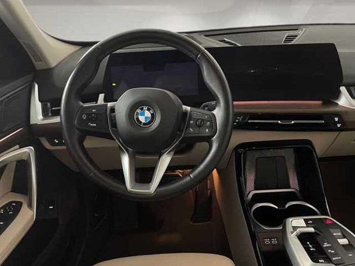 BMW X1 sDrive 18 i Park-Assistent Navi Leder 360° Kamera