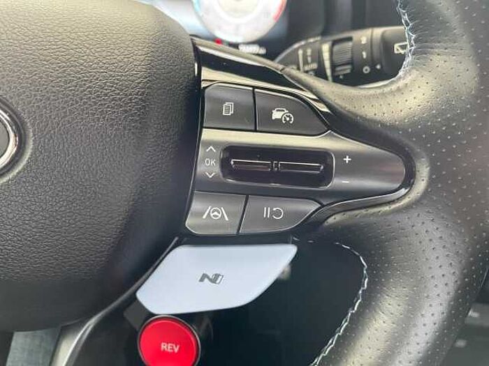Hyundai i20 1.6 T-GDI Performance *NAVI*BOSE SOUND & MEHR*